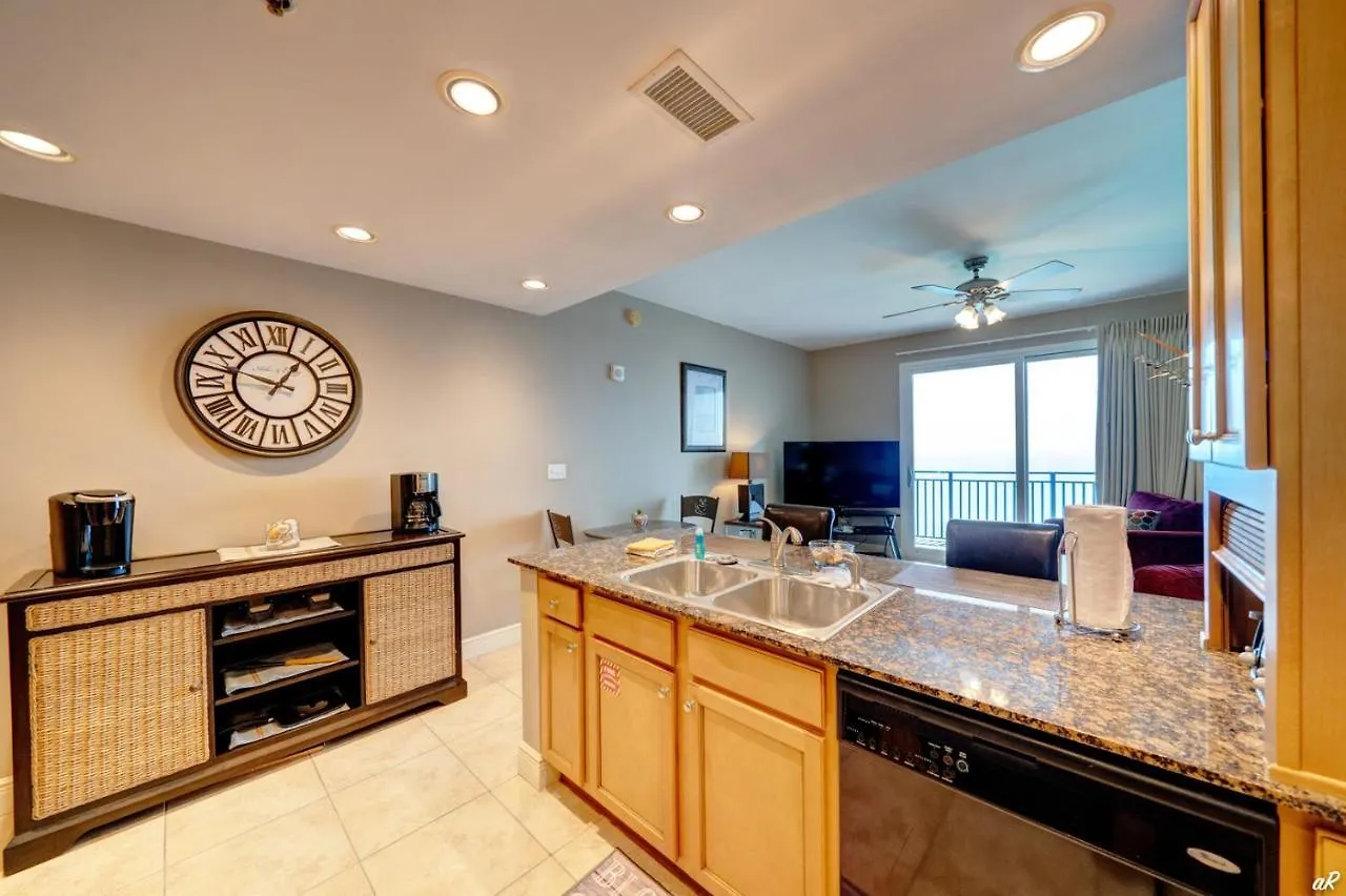 Gorgeous Oceanfront Condo With Bbq Panama City Beach